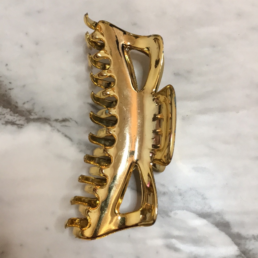 NEW! Reflective Gold Claw Clip 💖 - Picture 4 of 9